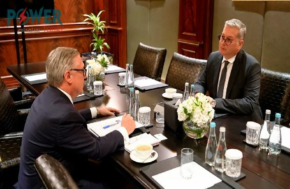 وزير البترول مع ريس شركة شيفورون 